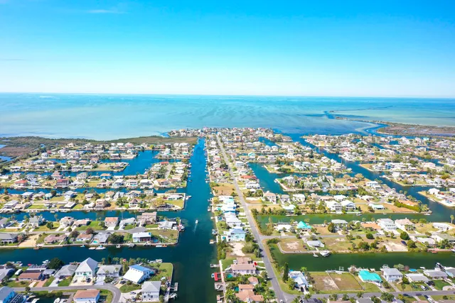 The Captain's Boat Rental