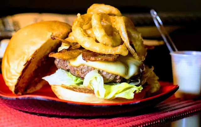 Garage Gastrobar & Burger - Hamburgueria Guaratinguetá