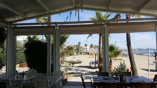 La Familia Beach Club