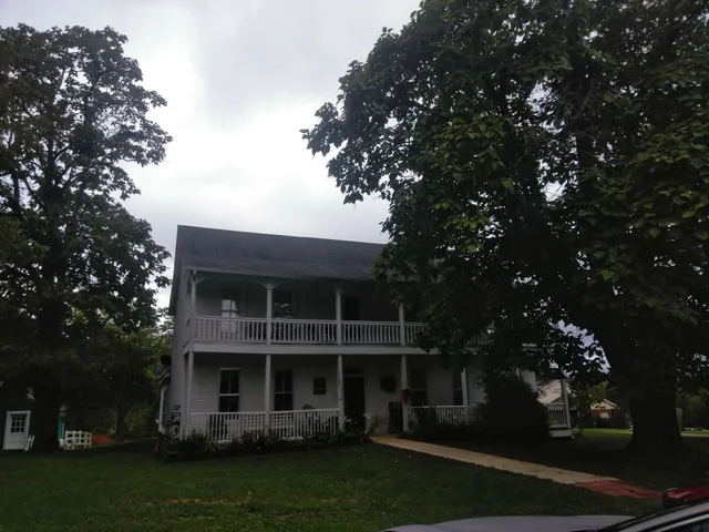 Crocker's Country Charm B&B