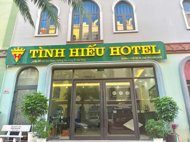 TÌNH HIẾU HOTEL