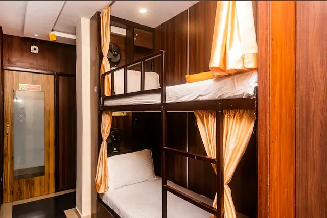 Almas Dormitory Andheri