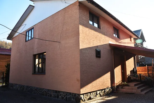 Guest house "Mandrivnyi"