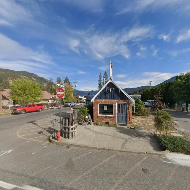 The Dog House - Bayview Marinas Central & Commerce