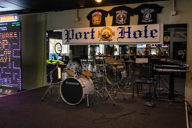 Porthole Bar & Grill