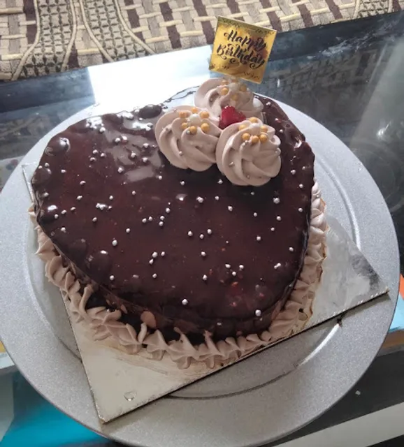 Homemade cake n chocolates