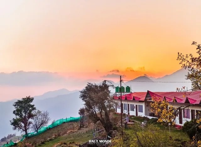 Haut Monde King's Paradise Resort