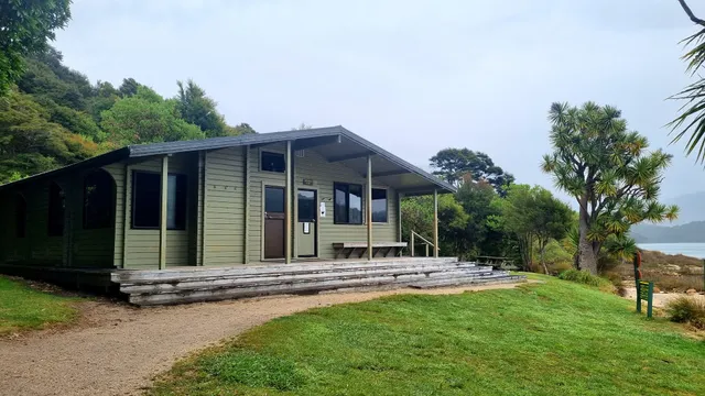 Awaroa Hut