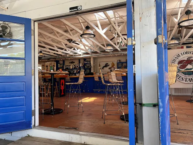 Caroline's Bar and Grill