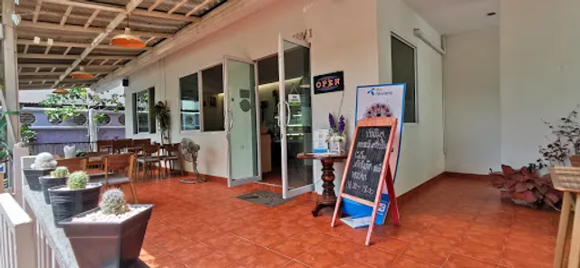 Baan Chim Doo (By Linn)