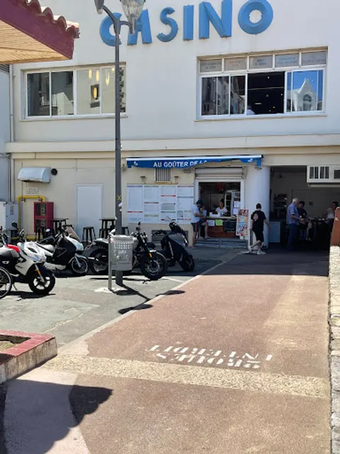 Au Gouter De La Plage