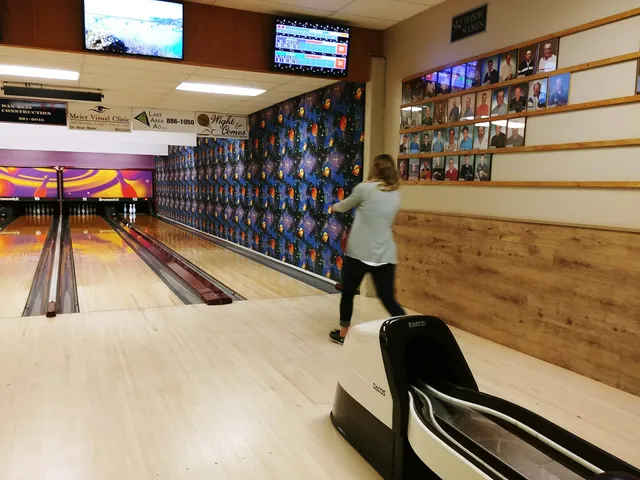 Tommy's Lanes & Lounge