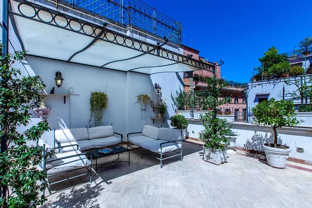 Di Rienzo Pantheon Palace