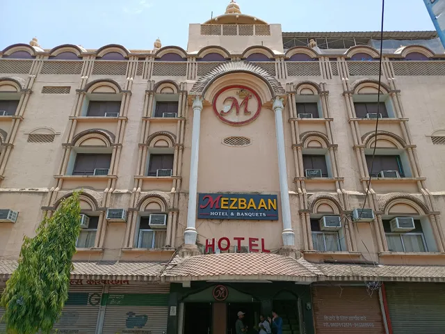 OYO Flagship 19301 Mezbaan International Naka Hindola