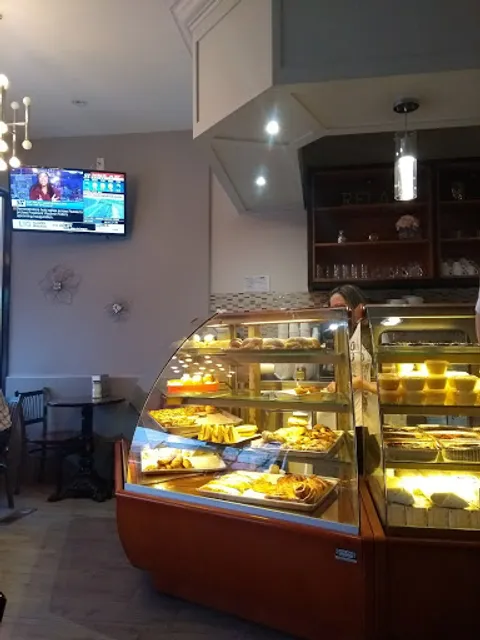 Dynasty Bakery & Cafe Ltd