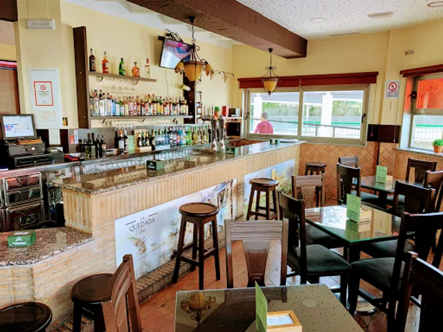 La Quedada Bar