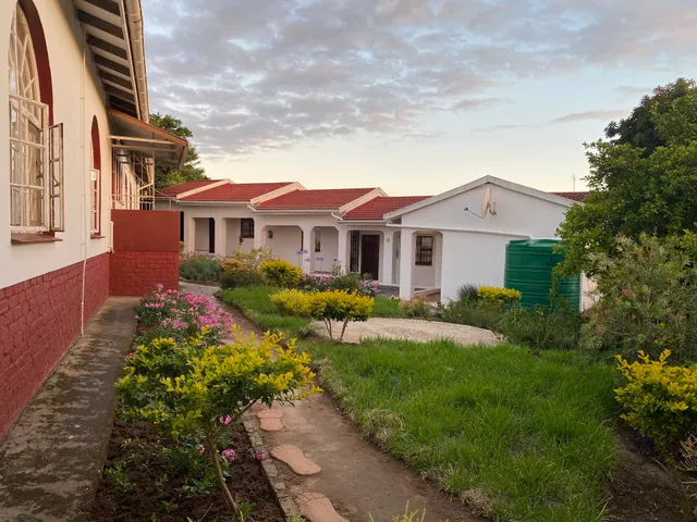 Ezamampondo Guest House