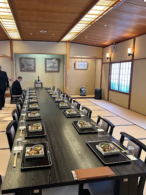 秋やま仕出し店