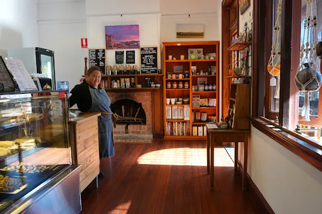 Phoenix Gallery & Cafe