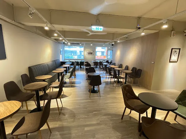 Louisa Coffee 路易莎咖啡(新店耕莘門市)