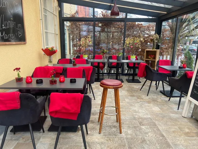 Mary‘s Café Bar Restaurant