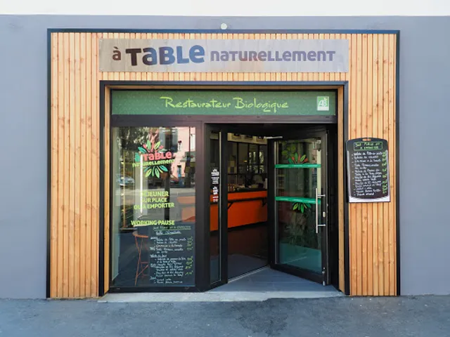 A Table Naturellement