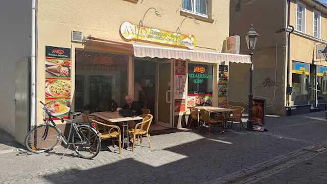 Med Pizza und Döner Haus