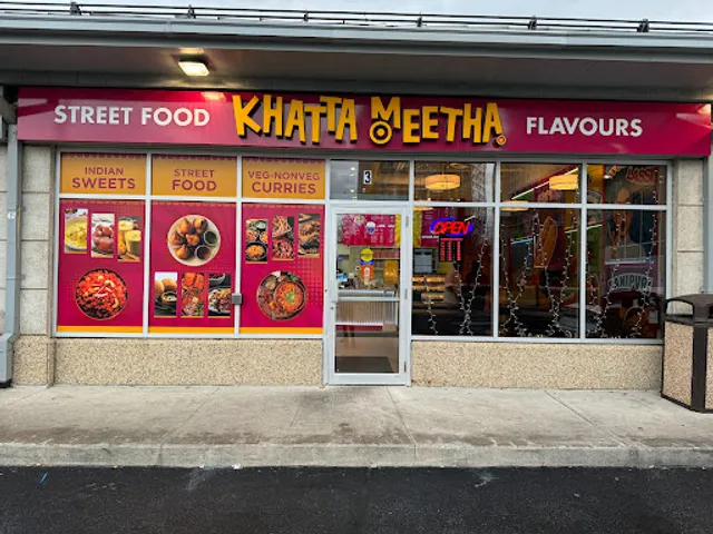 Khatta Meetha | 5.99 only - Best Delhi-Style Chole Bhature, Samosa, Paratha | Indian Restaurant In Mississauga