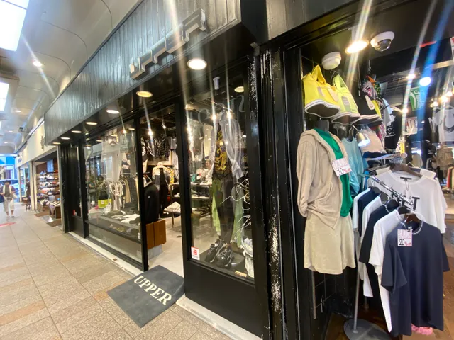 三宮高架下セレクトショップ UPPER