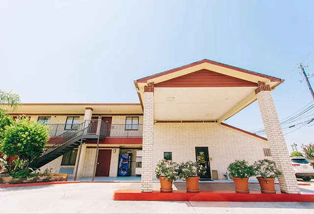 Palace Inn I-45 & Wayside