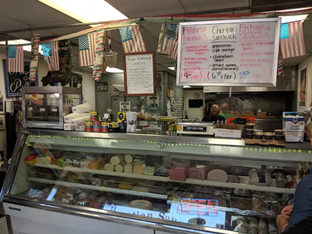 Guido's/FURNO'S Pizza & Empanadas Argentinas