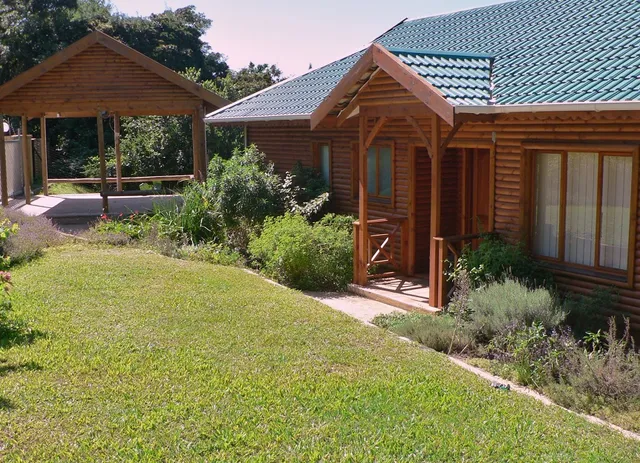 Riverbend Chalets & Campsite