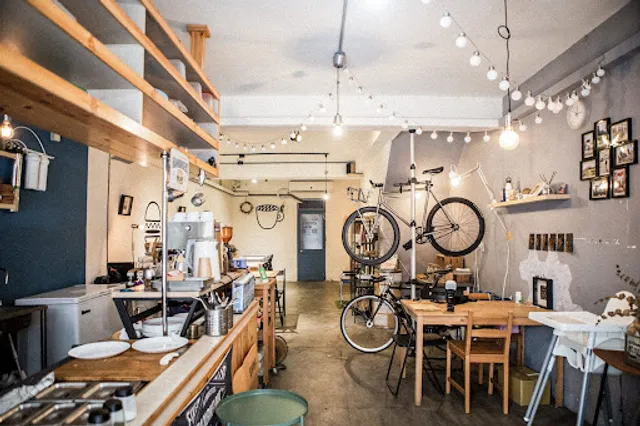 Worthy Cafe 窩事咖啡