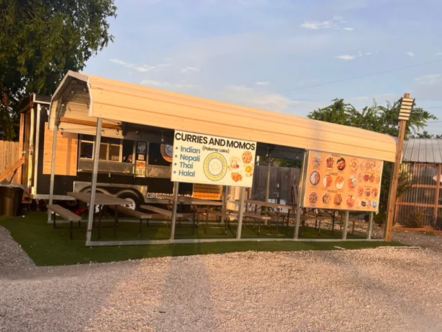 Curries and Momos (Round Rock)