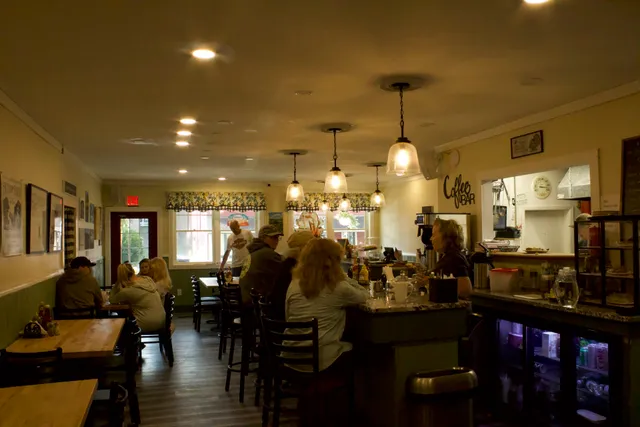 Andes Dragonfly Diner