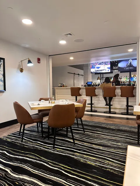 The Landing Bar and Bistro