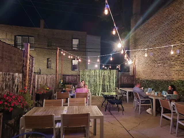 Raiz Kitchen Sushi Bar