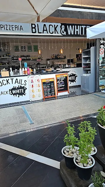 Pizzería black&white