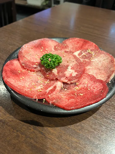 炭火焼肉酒房 仁