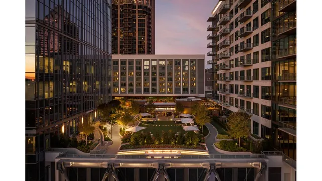 Epicurean Atlanta, Autograph Collection