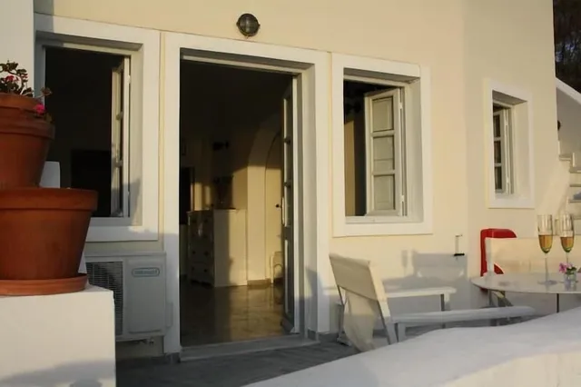 Captain John Houses Oia - Caldera View