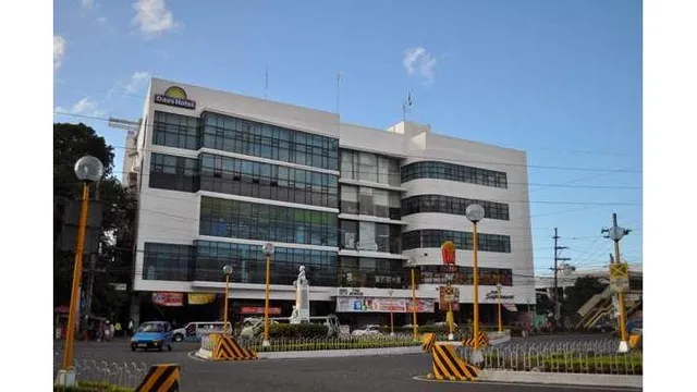 Days Hotel by Wyndham Iloilo