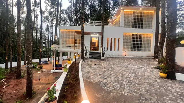 SUN RESORTS & ADVENTURES