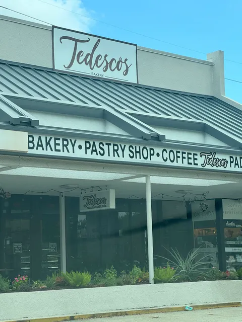 Tedescos Bakery