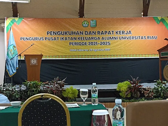 Aek Simare Pool Club Cafe