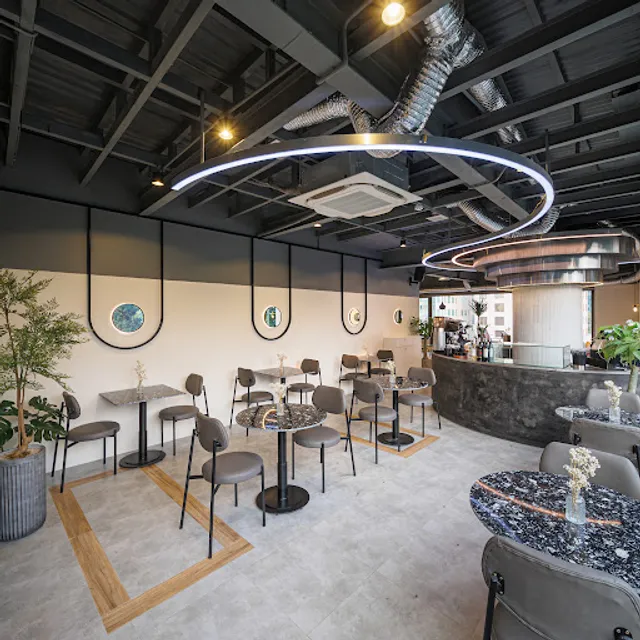 Lys Café - Coffee & Brunch