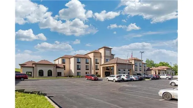 Comfort Inn & Suites Cooperstown / Milford
