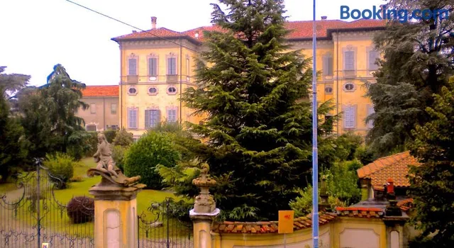 GUEST HOUSE Top Suit Uno