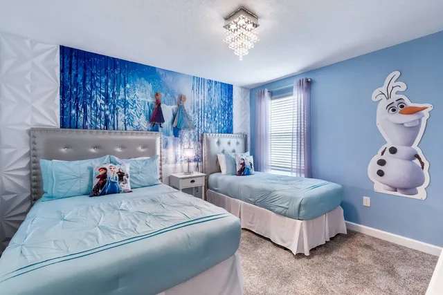 Cozy 8-bedroom Disney-themed Villa at Storey Lake
