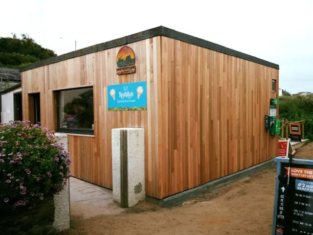 Porthcothan Bay Stores